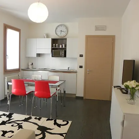 Venice Apartments Dante Mestre Room photo