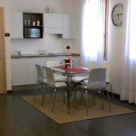 Venice Apartments Dante Mestre Room photo