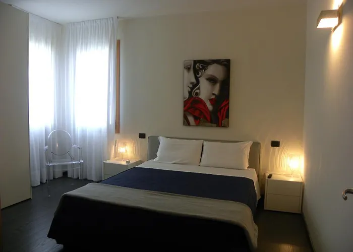 Venice Apartments Dante