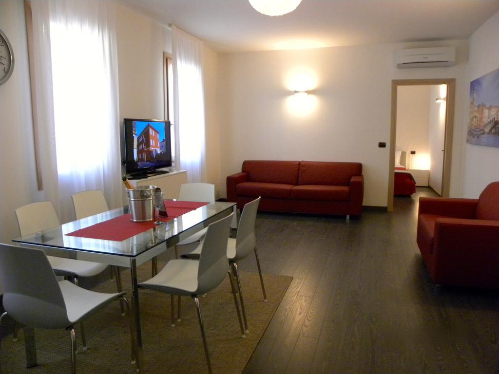 Venice Dante Apartment *